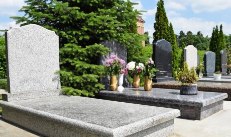 Création de monument funéraire sur mesure à Saint-Étienne-du-Bois